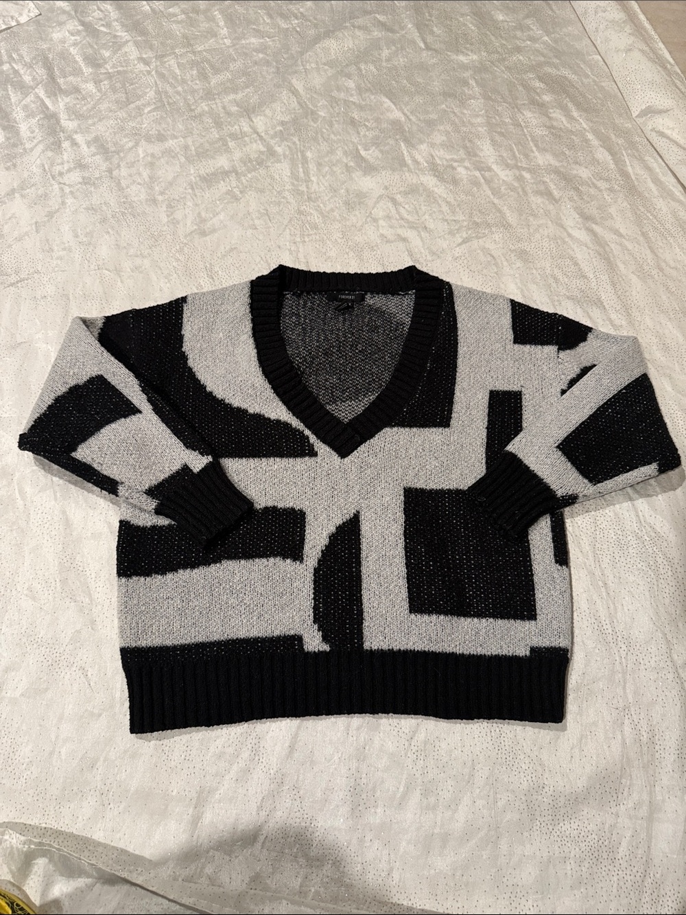 Forever 21 Black and Gray V-Neck Graphic Knit Sweater for women size M